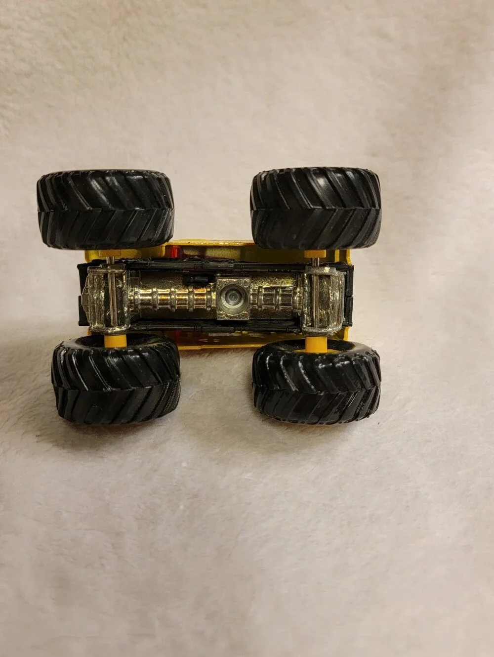 Hot Wheels Expelled Monster Jam Truck 1/64 Bus 2002-2004